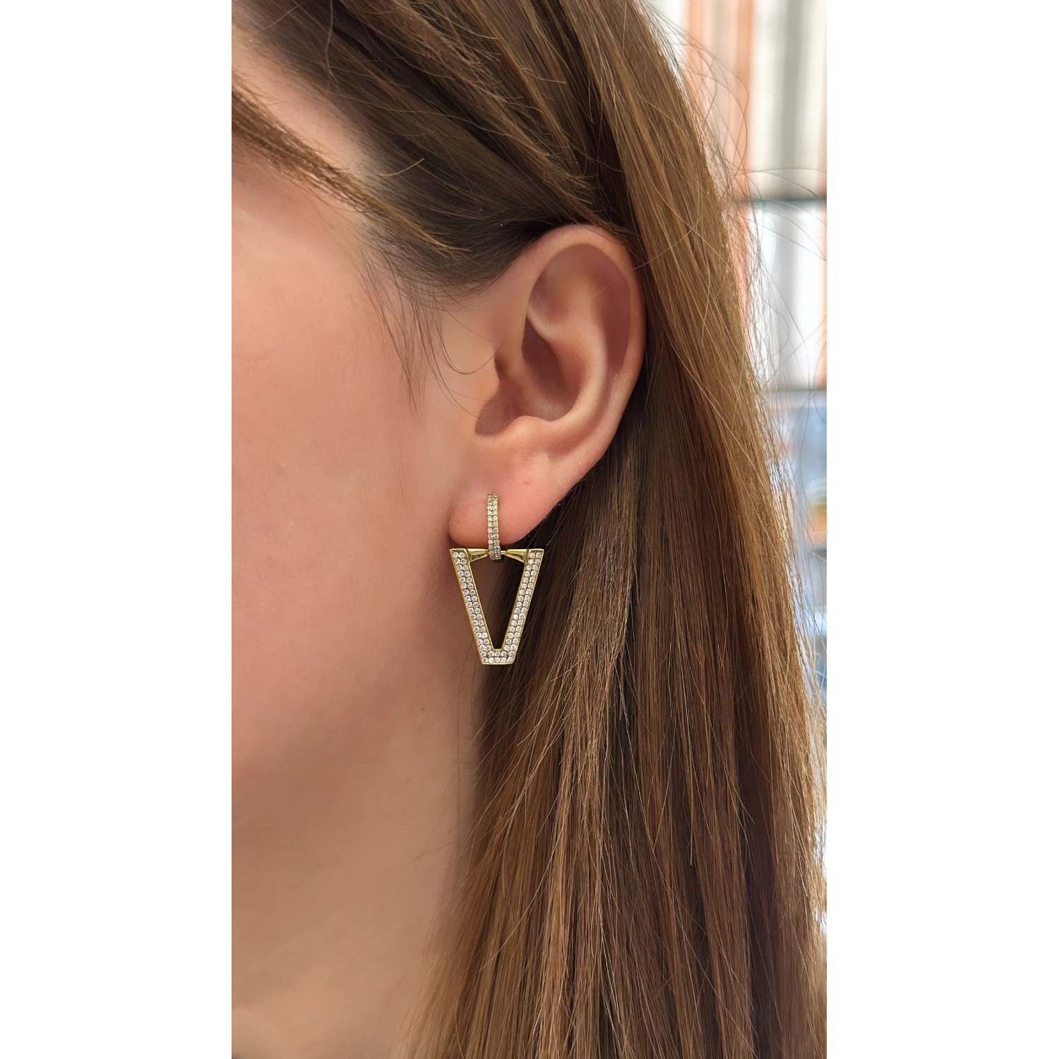 Taşlı Victory Küpe