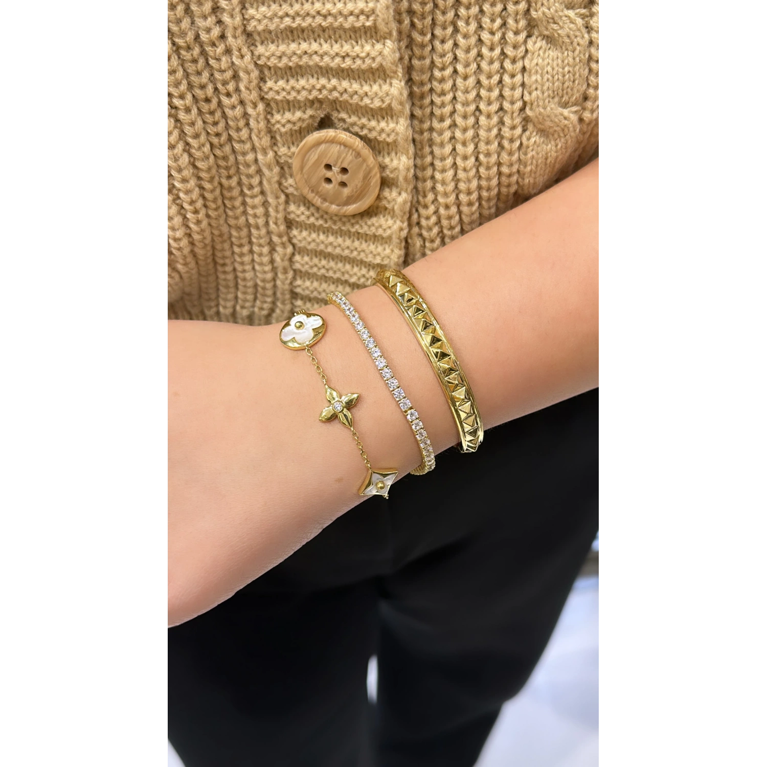 Taşsız Pyramid G Kelepçe