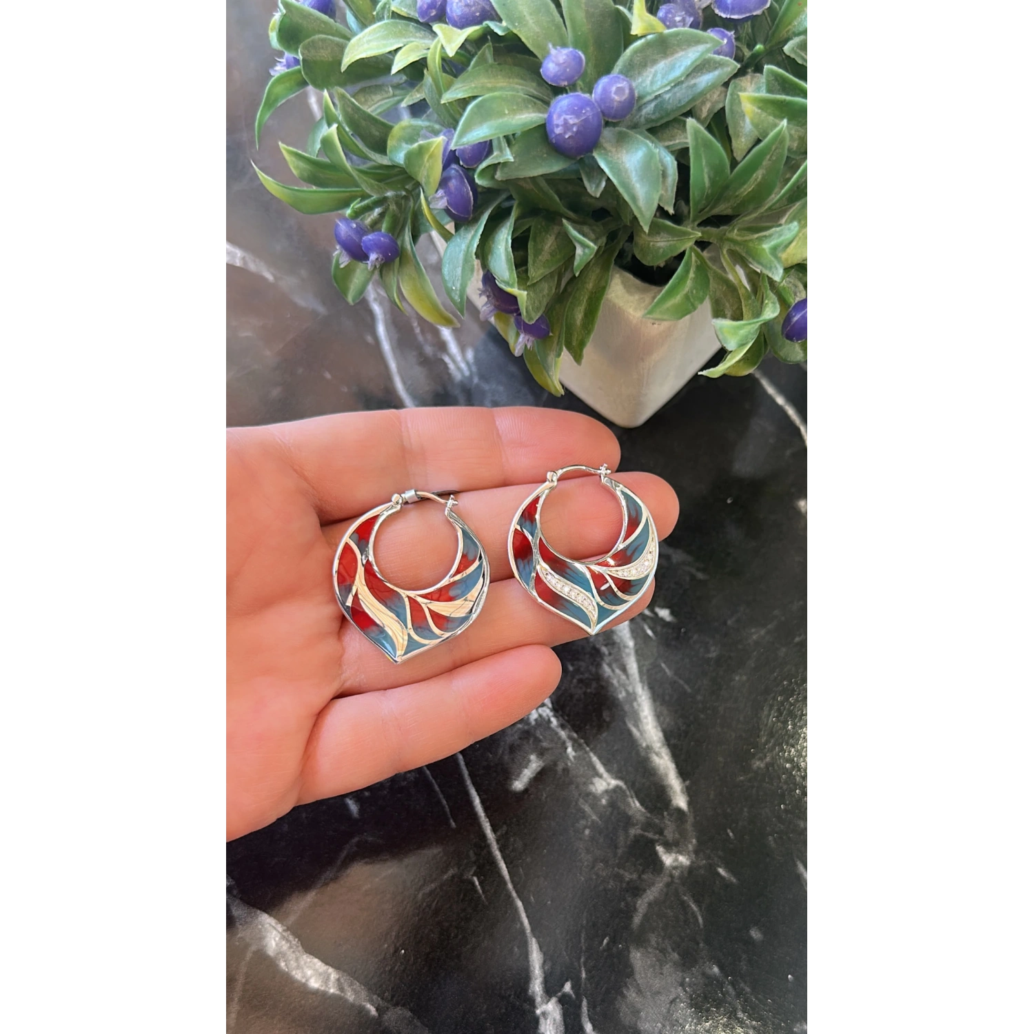 Turkuaz Kırmızı Mineli Yaprak Küpe