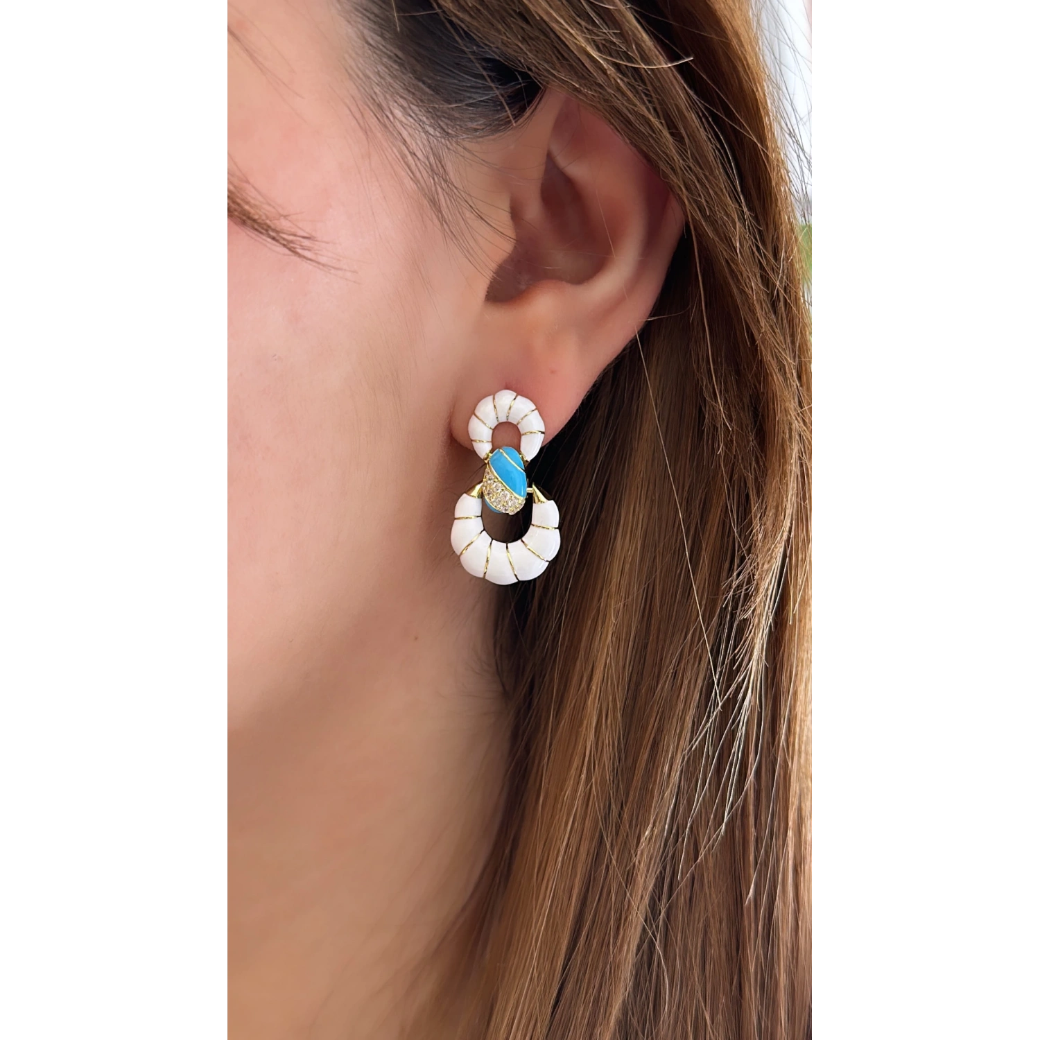 White Button Tasarım Küpe