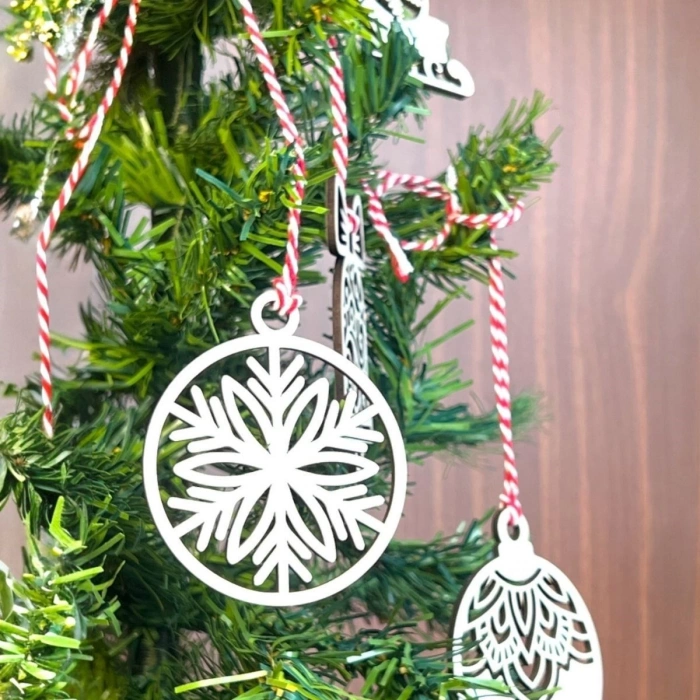 Adshome® 10 Parça Kırmızı Beyaz İpli Karışık Model Ahşap Yılbaşı Ağaç Süsü