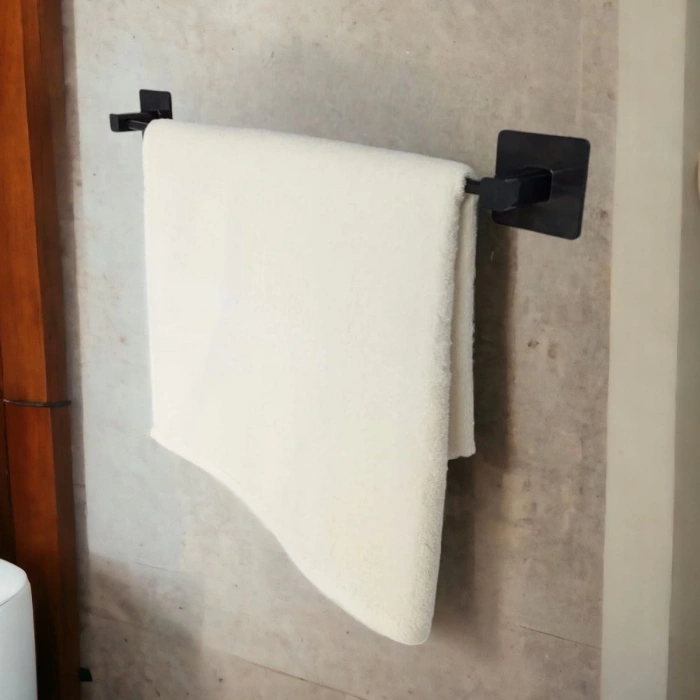 Adshome® Kendiliğinden Yapışkanlı Siyah Çubuk Havluluk