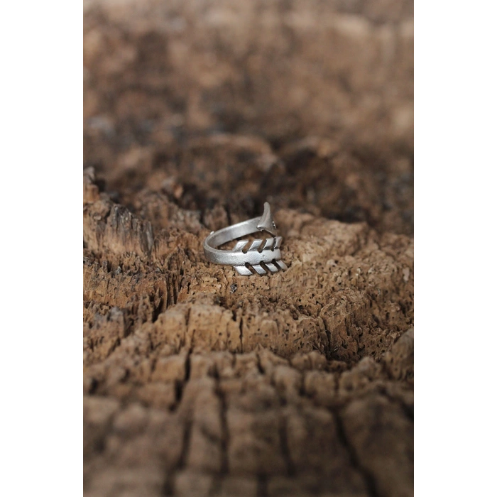 Ayarlanabilir Ok Tasarımlı Erkek Yüzük