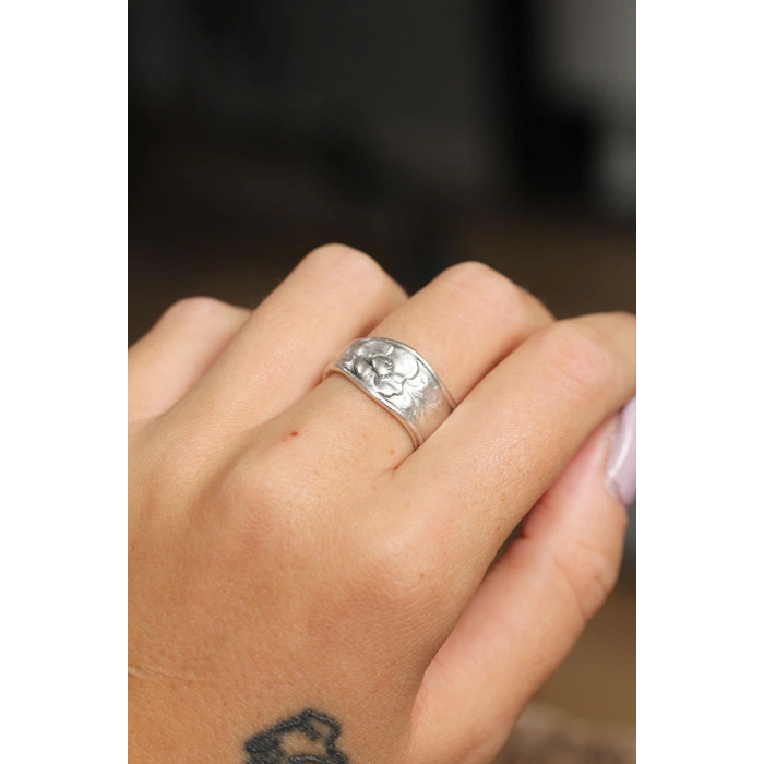 Otantik Çiçek Tasarımlı Ayarlamalı Kadın Yüzük