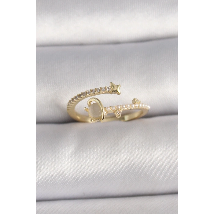 Pirinç Gold Renk Zirkon Taşlı Beyaz Mineli Yıldız Detaylı Ayarlanabilir Kadın Yüzük