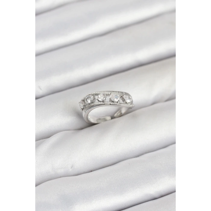 Pirinç Gümüş Renk Zirkon Taşlı Kadın Yüzük