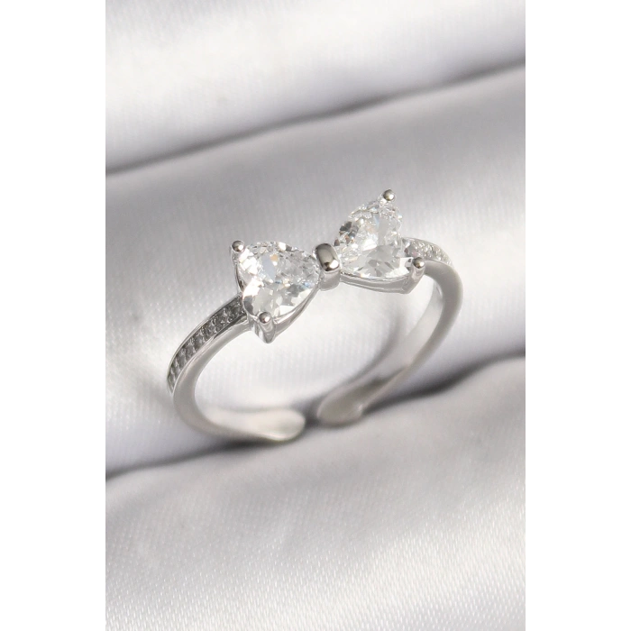 Pirinç Gümüş Renk Zirkon Taşlı Kalp Fiyonk Model Kadın Yüzük