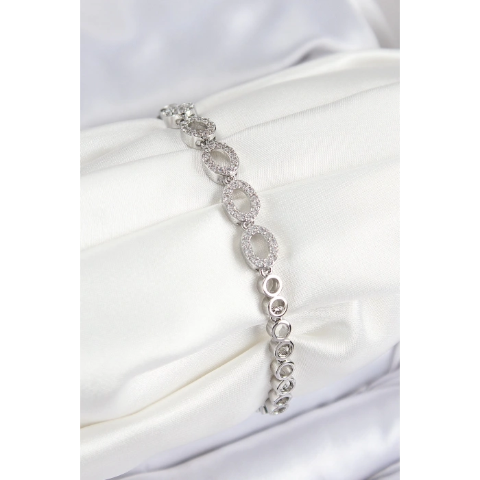 Pirinç Zirkon Taşlı Oval Model Gümüş Renk Kadın Bileklik