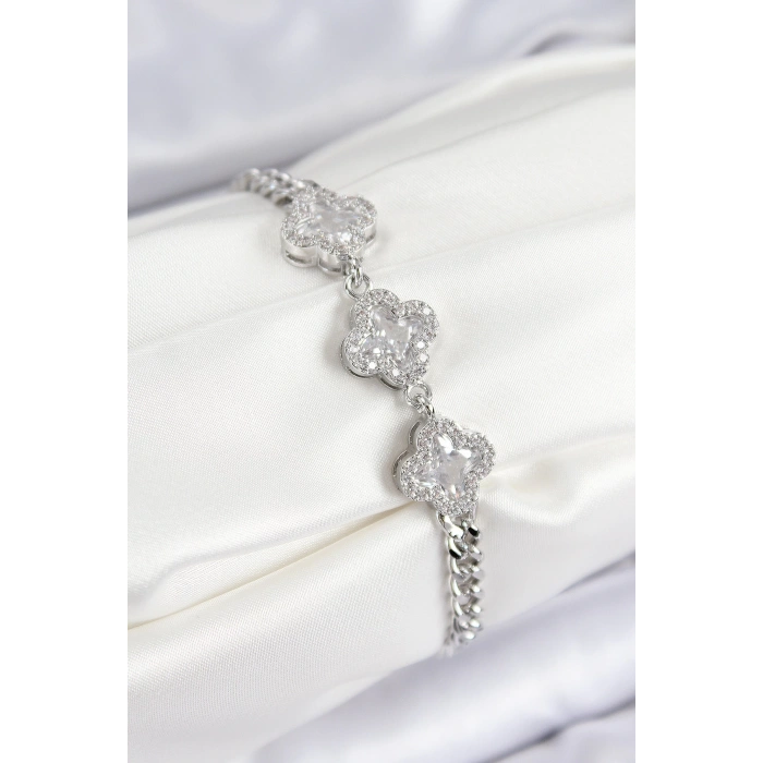 Pirinç Zirkon Taşlı Yonca Model Gümüş Renk Kadın Bileklik