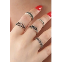 Gümüş Renk Lotus Model Siyah Kristal Taş Detay Bayan Yüzük Kombin