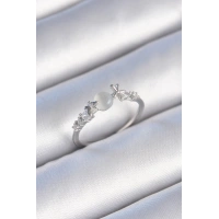 Pirinç Gümüş Renk Zirkon Taşlı Beyaz Mineli Kelebek Detay Kadın Yüzük