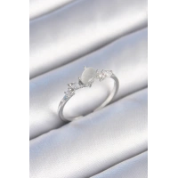 Pirinç Gümüş Renk Zirkon Taşlı Oval Beyaz Mineli Kadın Yüzük