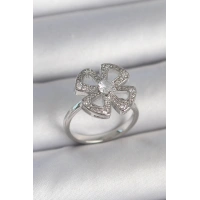 Pirinç Gümüş Renk Zirkon Taşlı Yonca Model Ayarlanabilir Kadın Yüzük