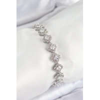 Pirinç Zirkon Taşlı Yonca Baget Model Gümüş Renk VIP Seri Kadın Bileklik