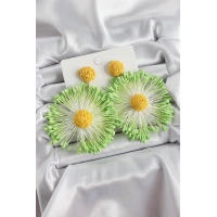 Yeşil Püsküllü Papatya Figürlü Hasır Örgü Model Gold Renk Kadın Küpe