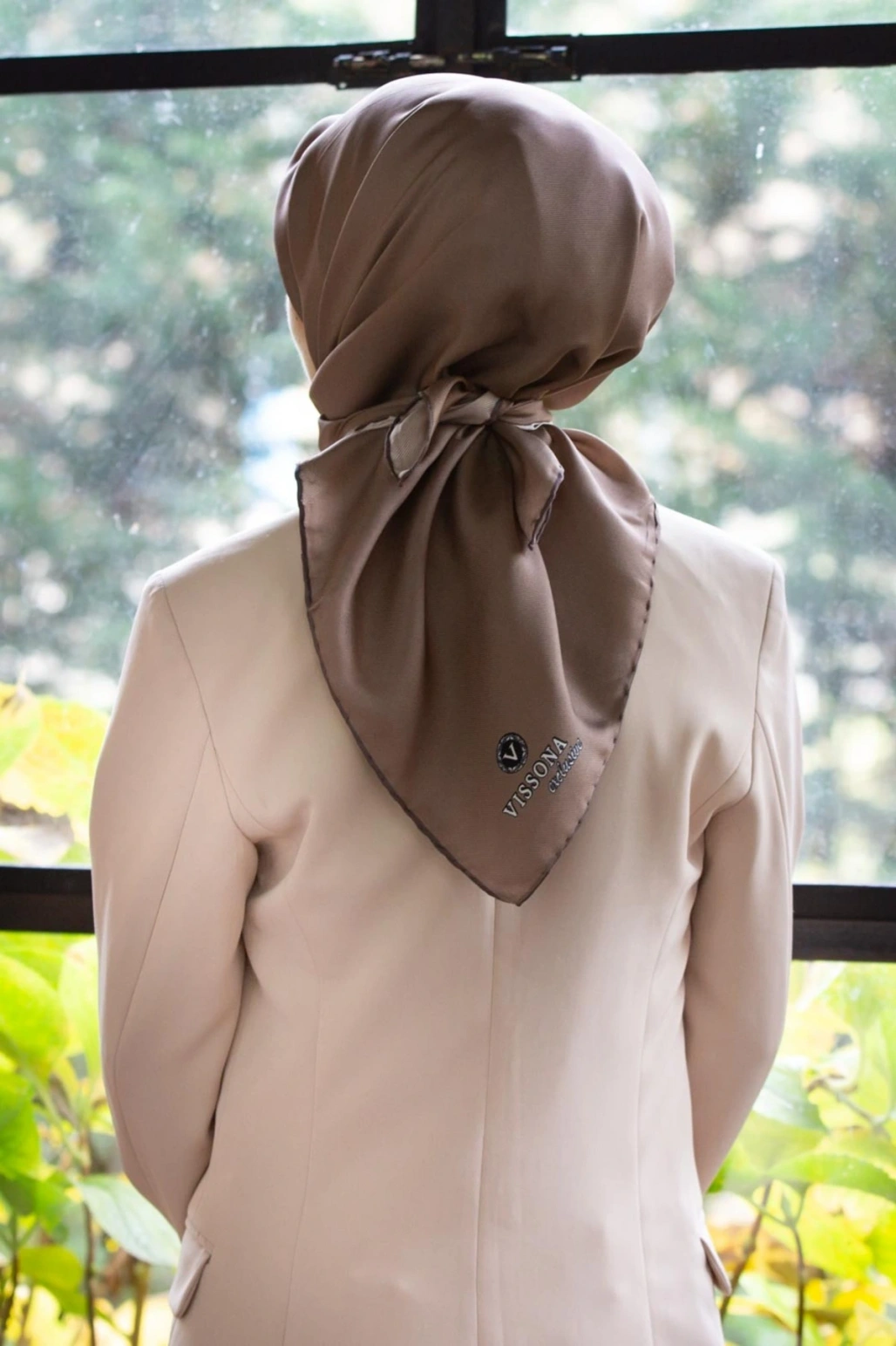 %100 Twill İpek Düz Vizon Renkli Daha Tok Exclusive Serisi 90x90 Eşarp Dikim Şekli : El Dikişi