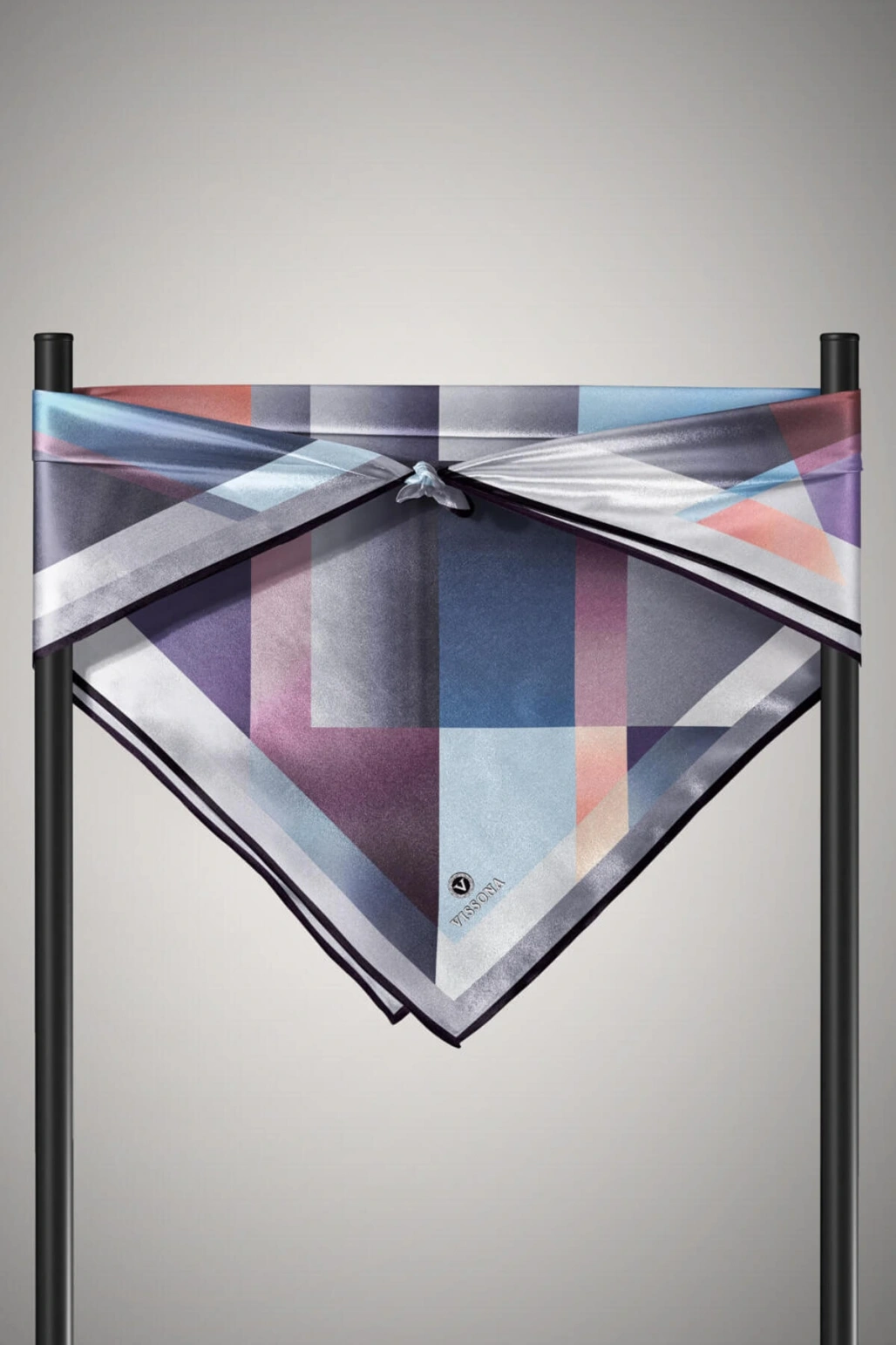 %100 Twill İpek Geometrik Desenli Gri - Bebe Mavisi Renkli 90x90 Eşarp Dikim Şekli : El Dikişi