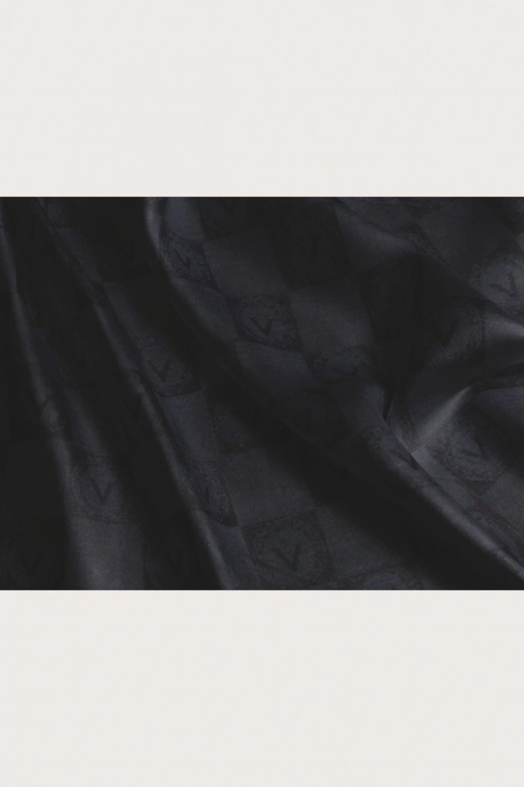 %57 İPEK %43 PAMUK Monogram Desenli Siyah Renkli Şal - 70x190 Dikiş Tipi İtalyan Dikişli