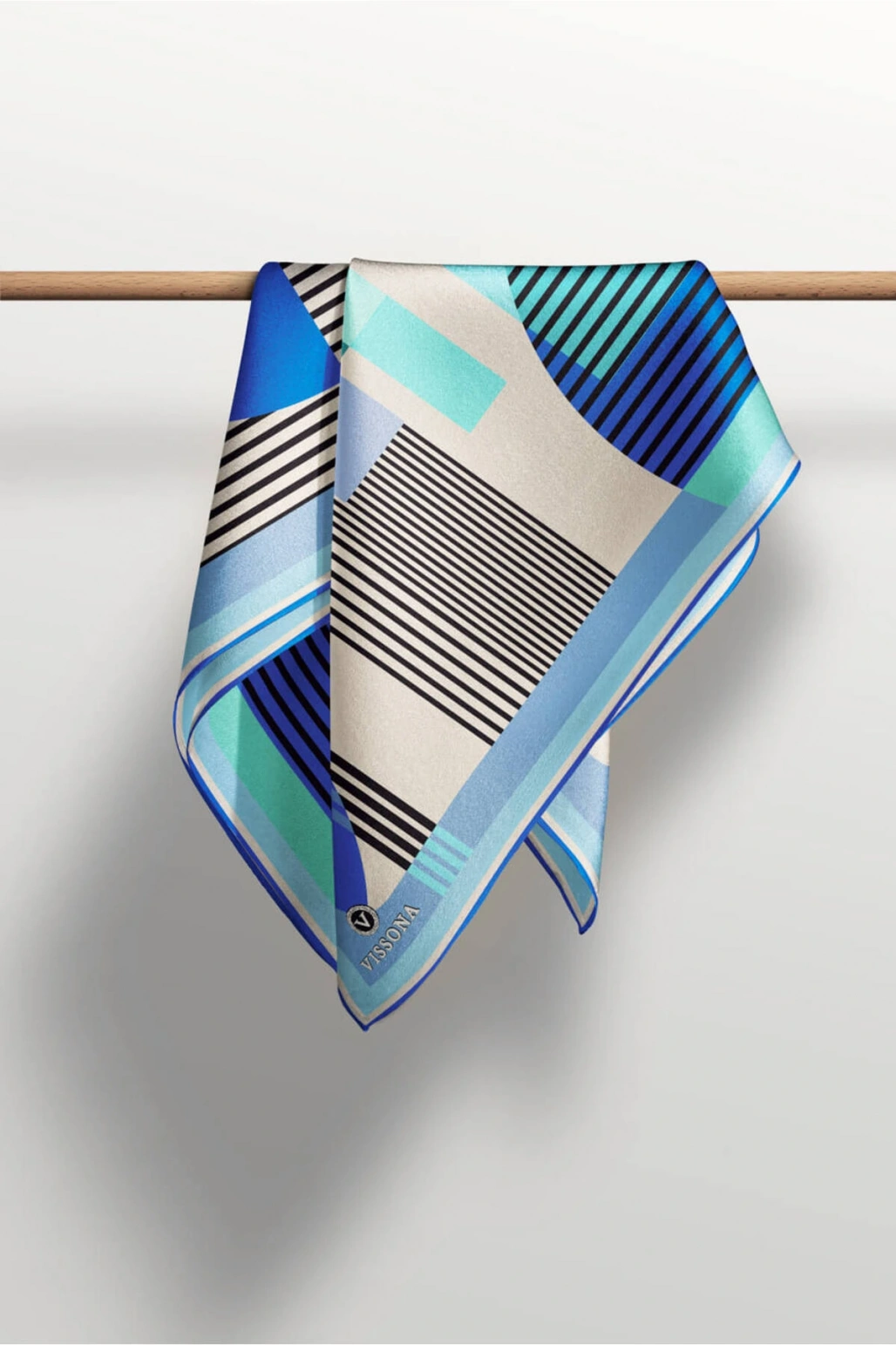 100% Twill İpek Geometrik Desenli Bebe Mavisi - Saks Renkli 90x90 Dikim Şekli : El Dikişi Eşarp