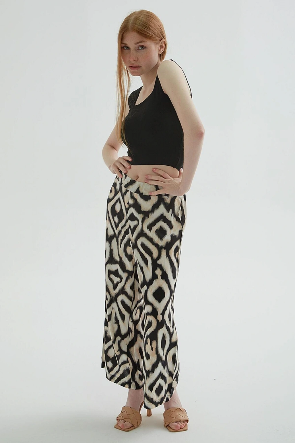 24y0848k1 Kadın Desenli Crop Pantolon