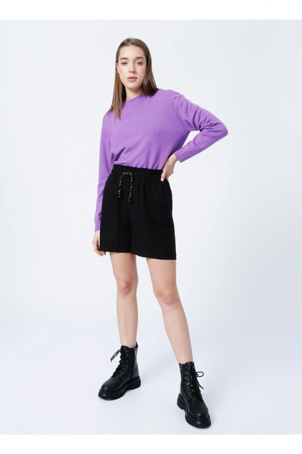 21y0642b1 Lastikli Normal Kalıp Düz Siyah Kadın Şort