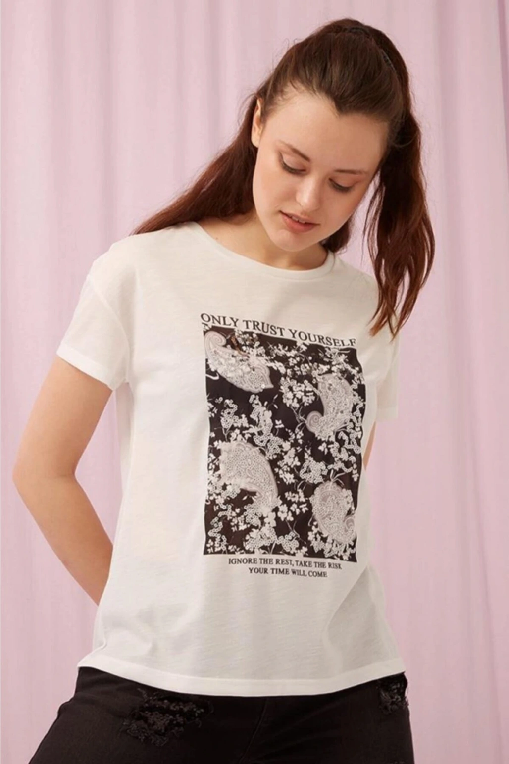 Bisiklet Yaka Skinny Fit Baskılı Bej Kadın T-shirt