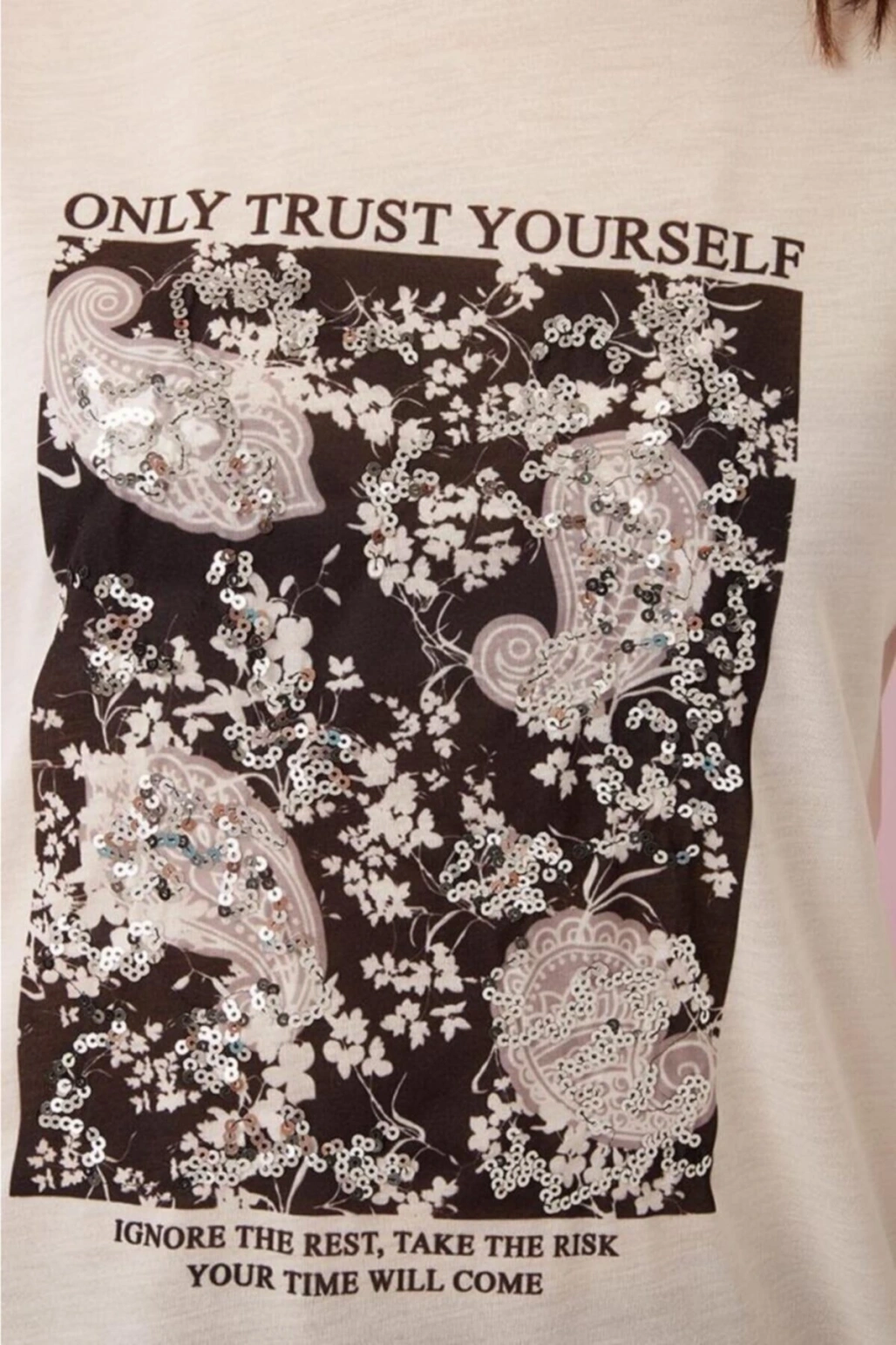 Bisiklet Yaka Skinny Fit Baskılı Bej Kadın T-shirt