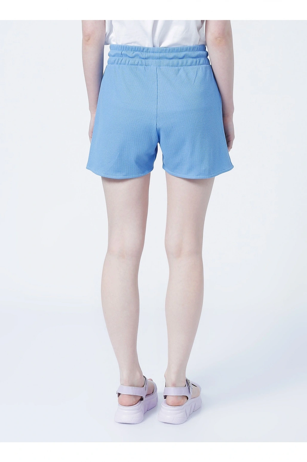 22y0657k1 Lastikli Rahat Petek Desenli Mavi Kadın Şort