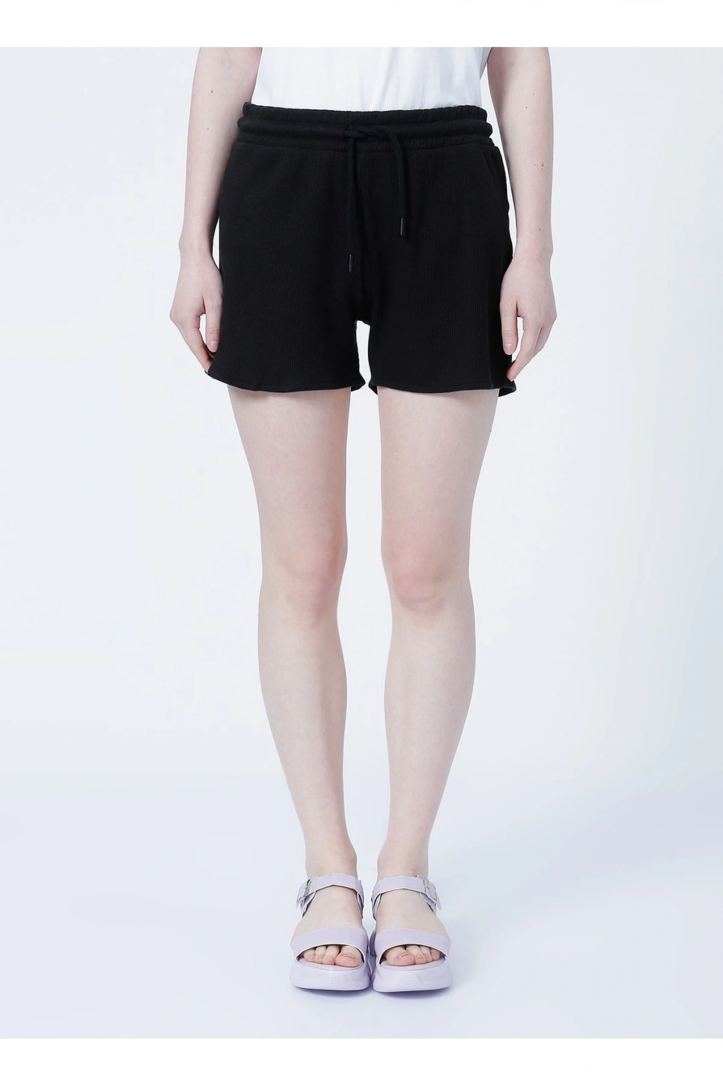 22y0657k1 Lastikli Rahat Petek Desenli Siyah Kadın Şort