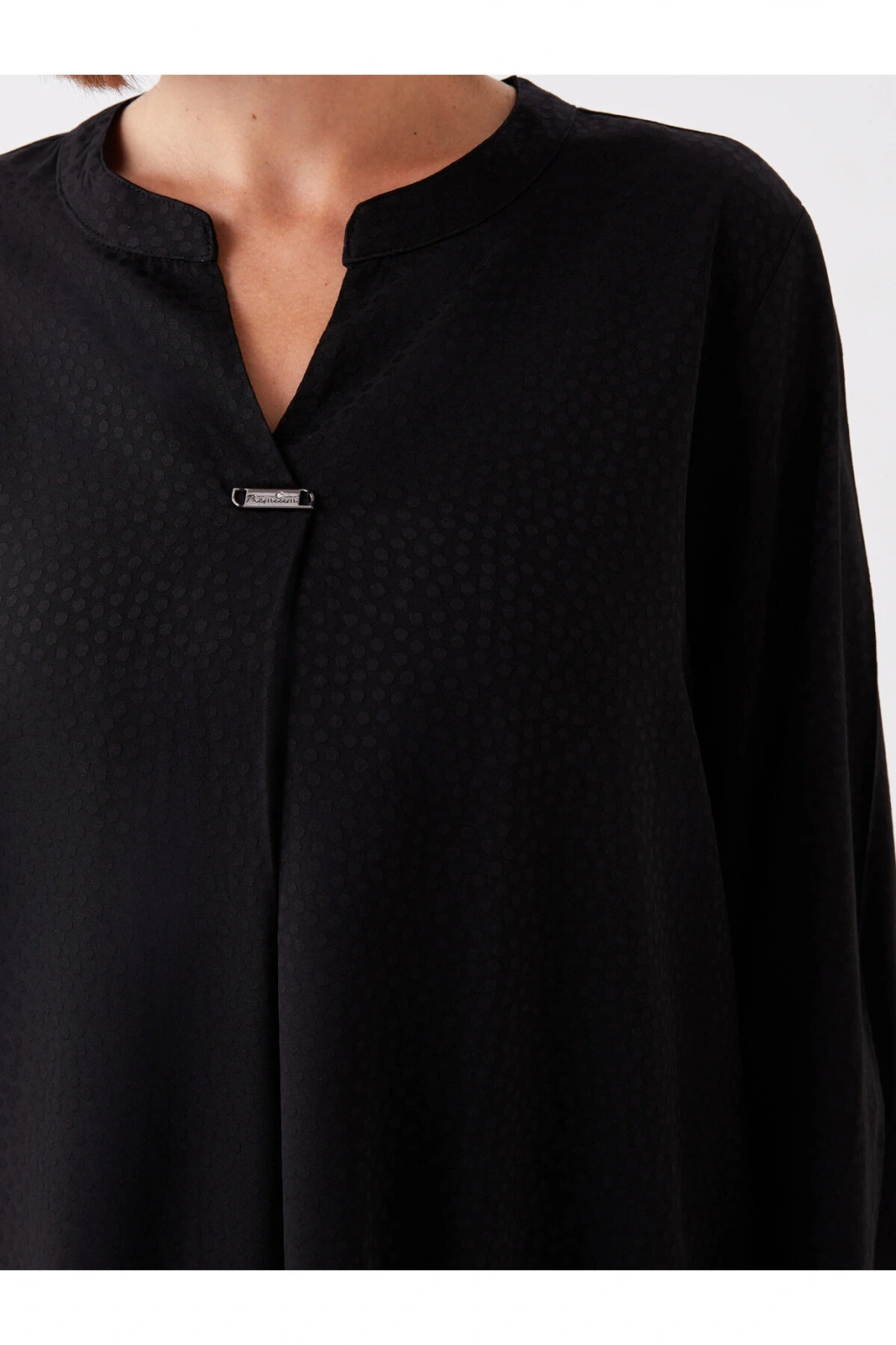 Kaçık Yaka Desenli Uzun Kollu Kadın Bluz