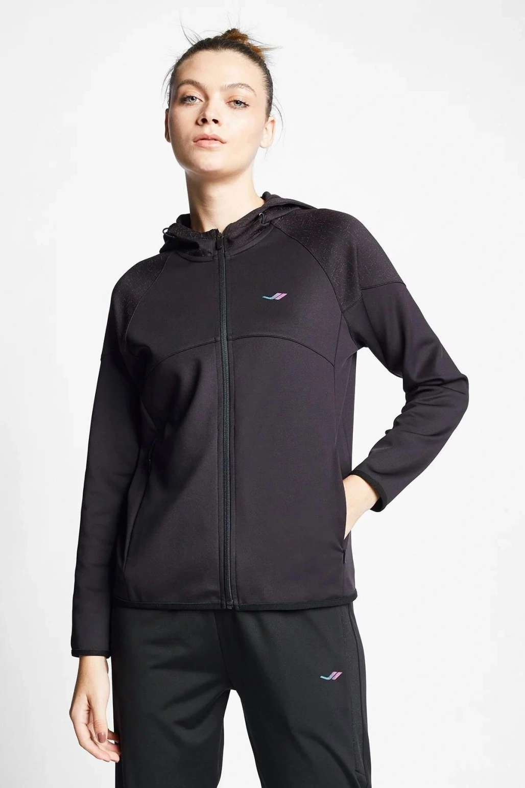 24B-2001 KADIN KOŞU FERMUARLI KAPÜŞONLU ÜST