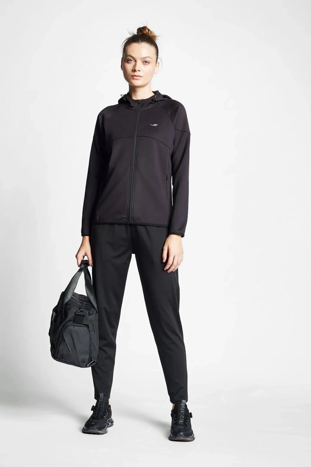 24B-2001 KADIN KOŞU FERMUARLI KAPÜŞONLU ÜST