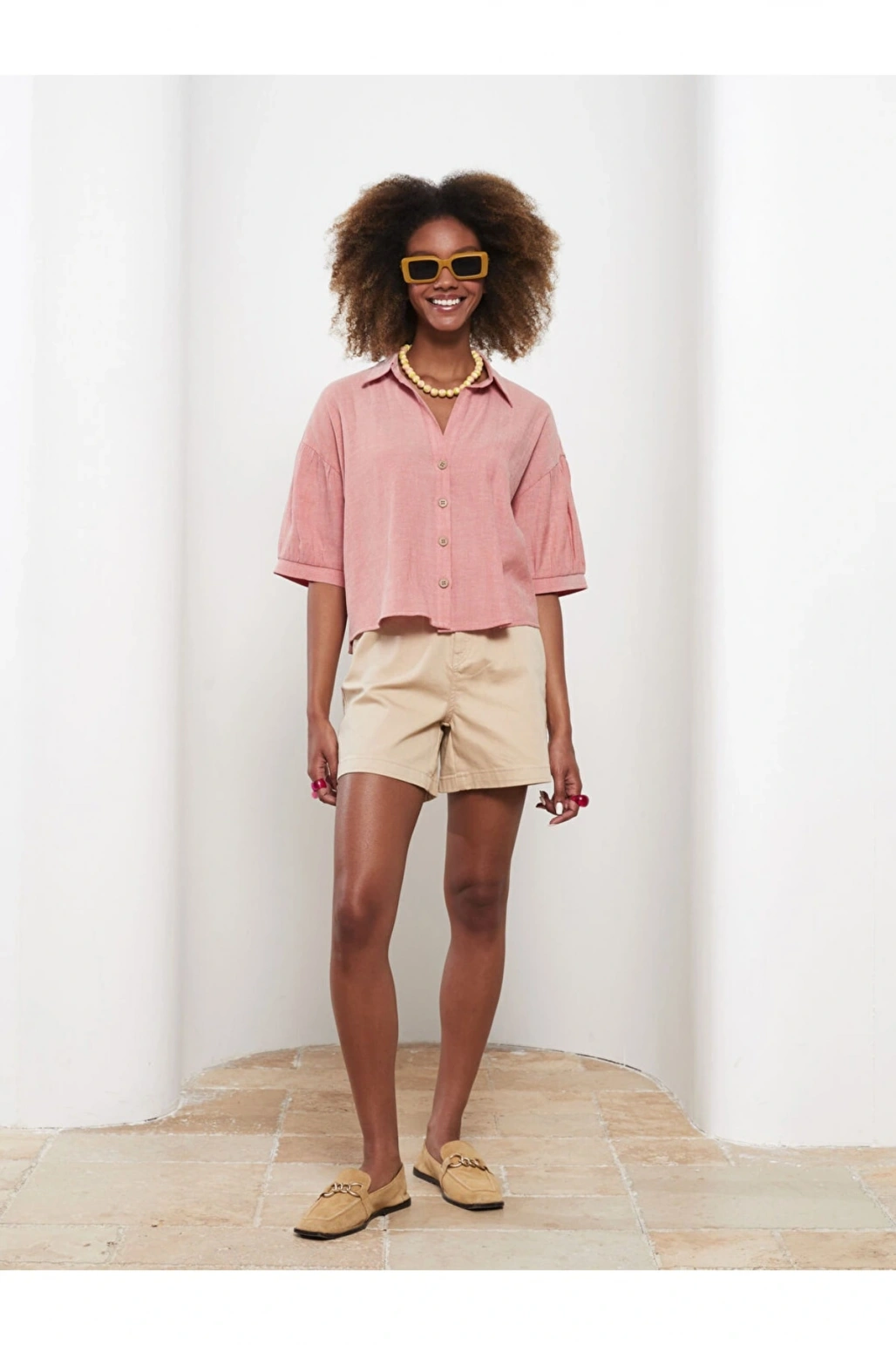 Rahat Kalıp Düz Cep Detaylı Gabardin Kadın Şort