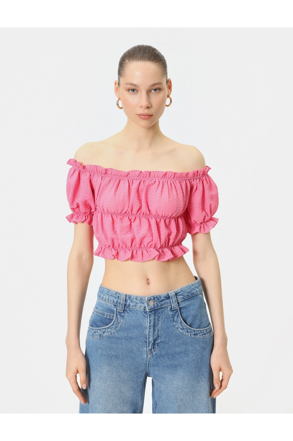 Omzu Açık Fırfırlı Bluz Crop Kısa Kollu Büzgülü Gofre Kumaş