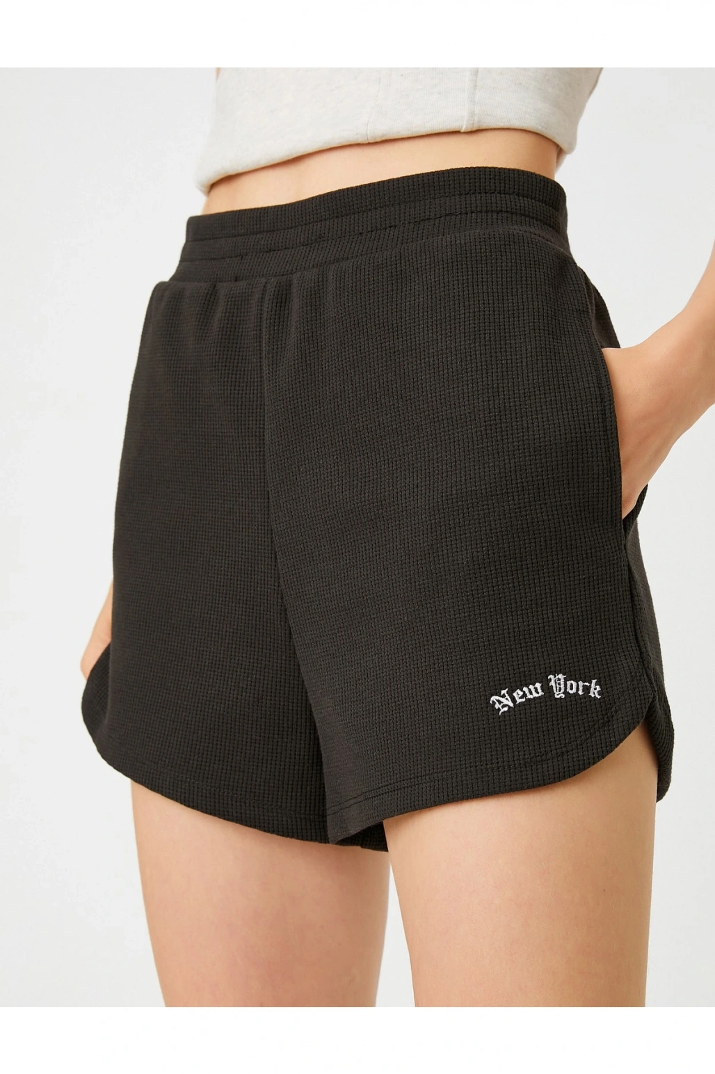Slogan Baskılı Şort