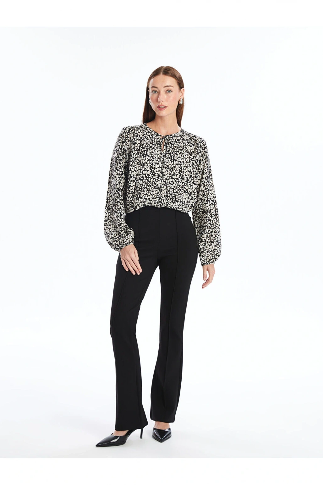 LCW Bağlamalı Yaka Desenli Uzun Kollu Kadın Bluz