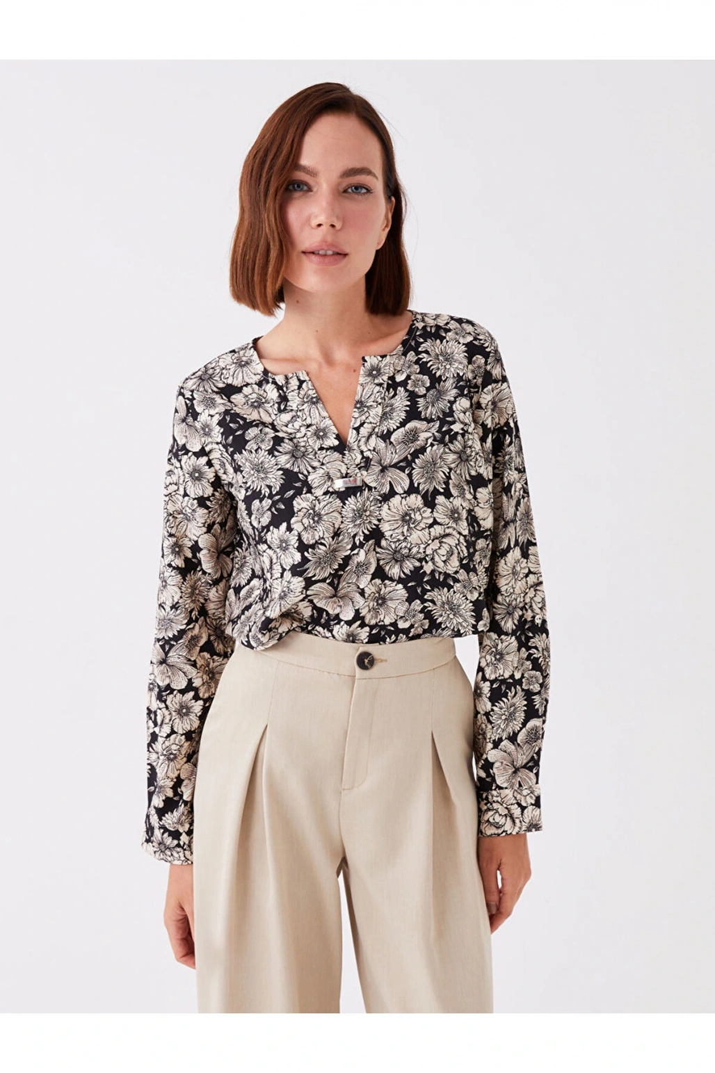 Kaçık Yaka Çiçekli Uzun Kollu Kadın Bluz