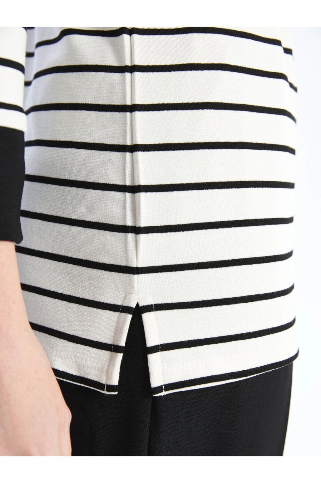 Bisiklet Yaka Çizgili Kadın Tişört