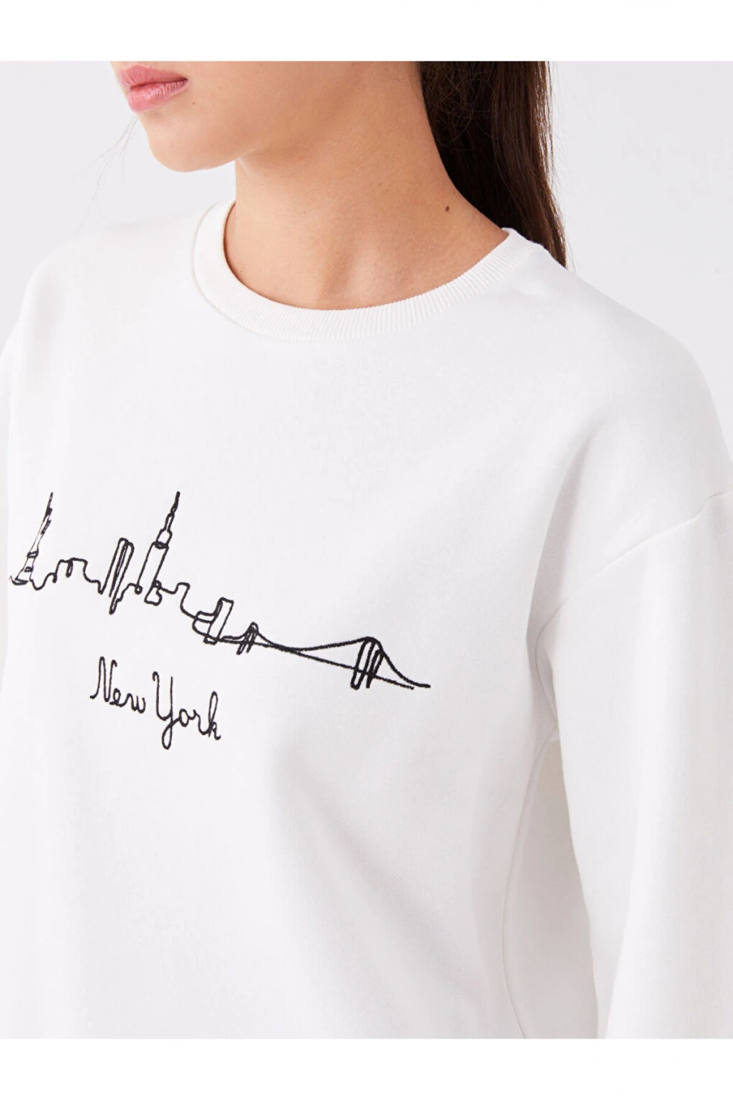 Bisiklet Yaka Nakışlı Uzun Kollu Kadın Sweatshirt