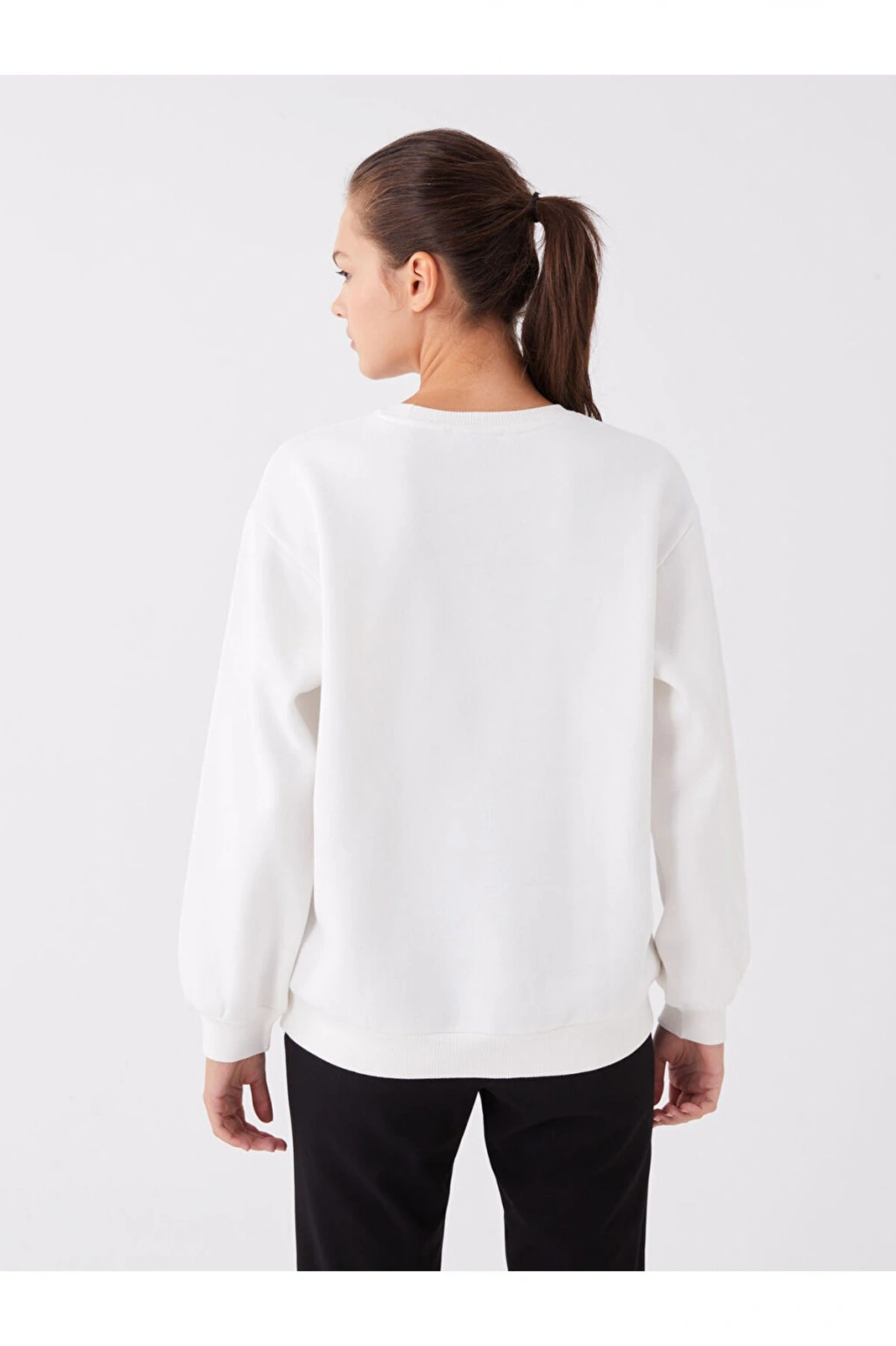 Bisiklet Yaka Nakışlı Uzun Kollu Kadın Sweatshirt