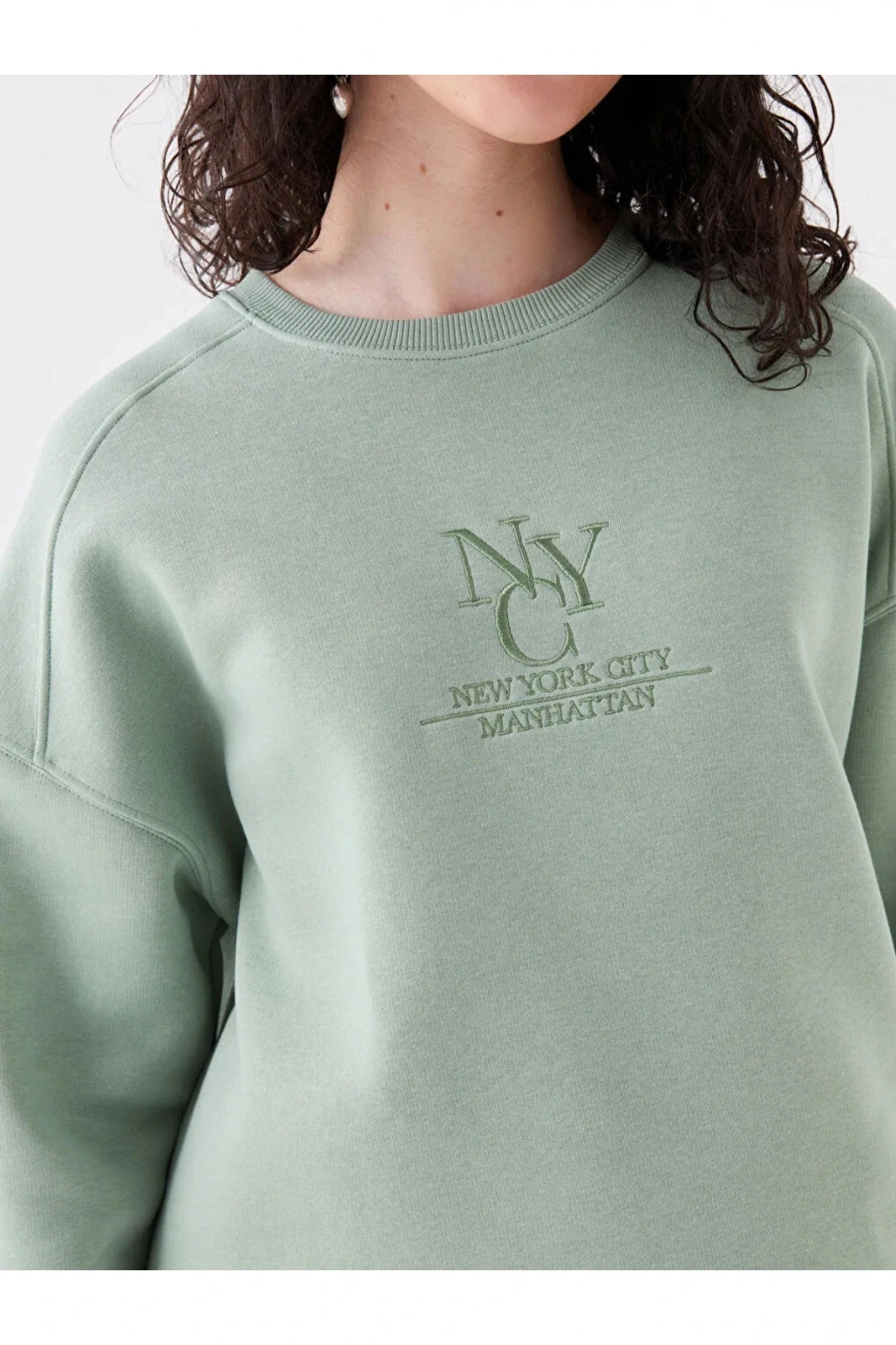 Bisiklet Yaka Nakışlı Uzun Kollu Oversize Kadın Sweatshirt