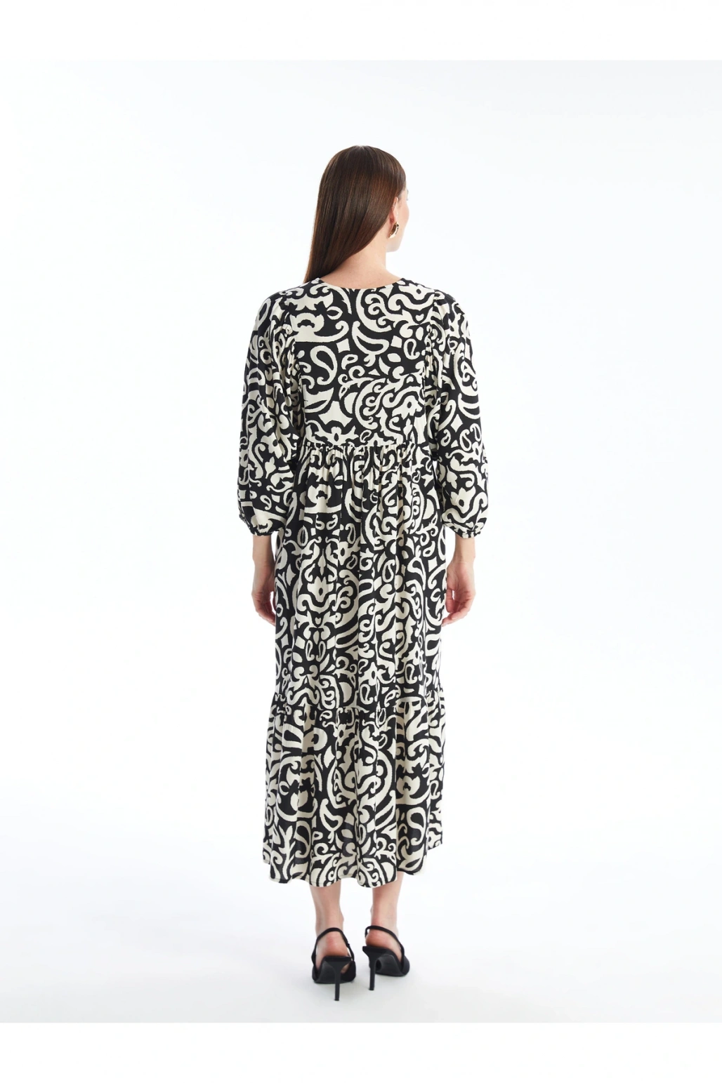 LCWAIKIKI Classic Kaçık Yaka Desenli Balon Kollu Oversize Kadın Elbise