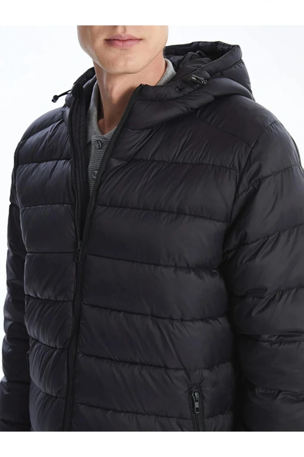 LCWAIKIKI Classic Siyah Standart Kalıp Kapüşonlu Erkek Şişme Mont