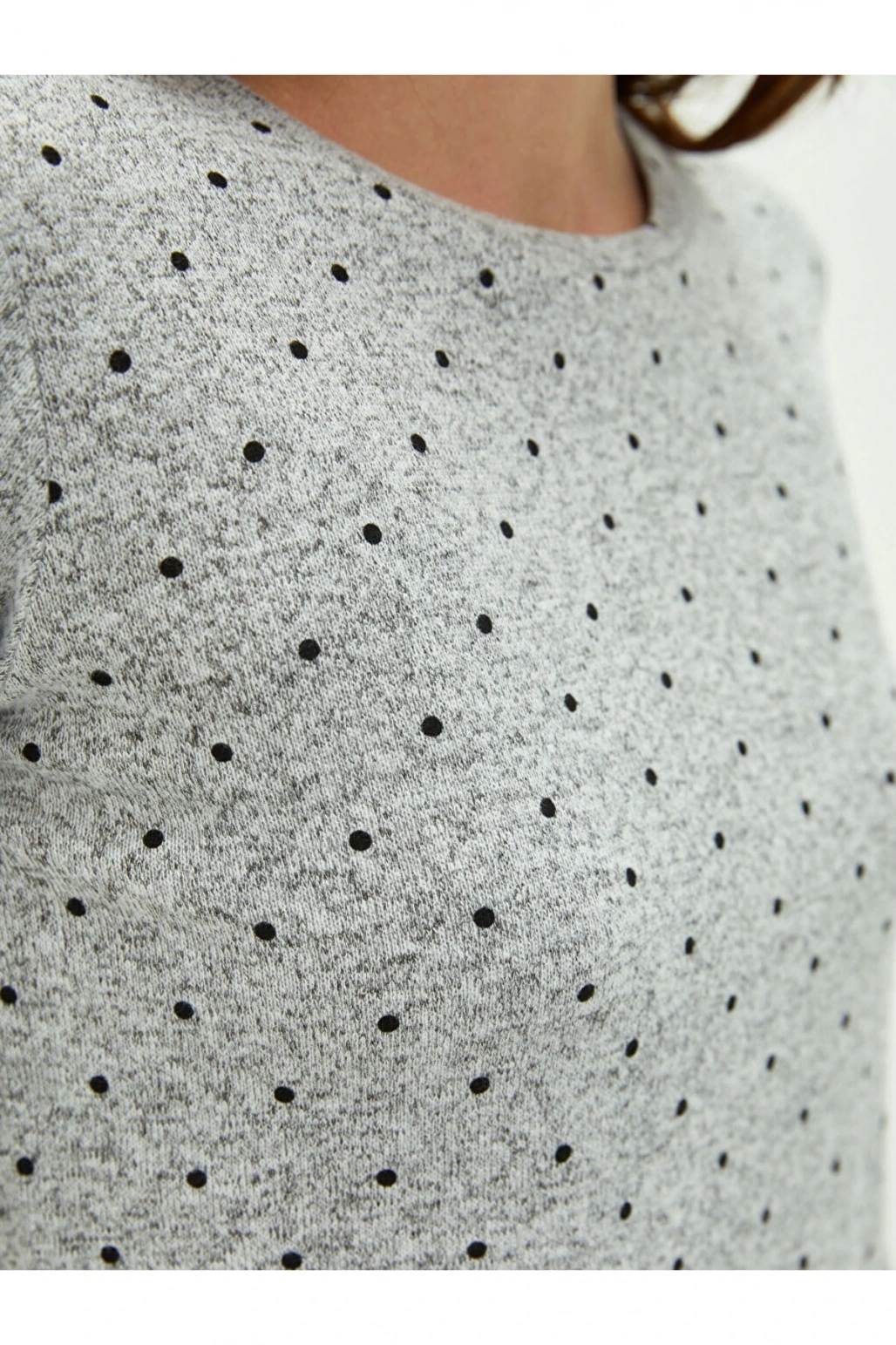 Bisiklet Yaka Puantiyeli Uzun Kollu Kadın Tişört