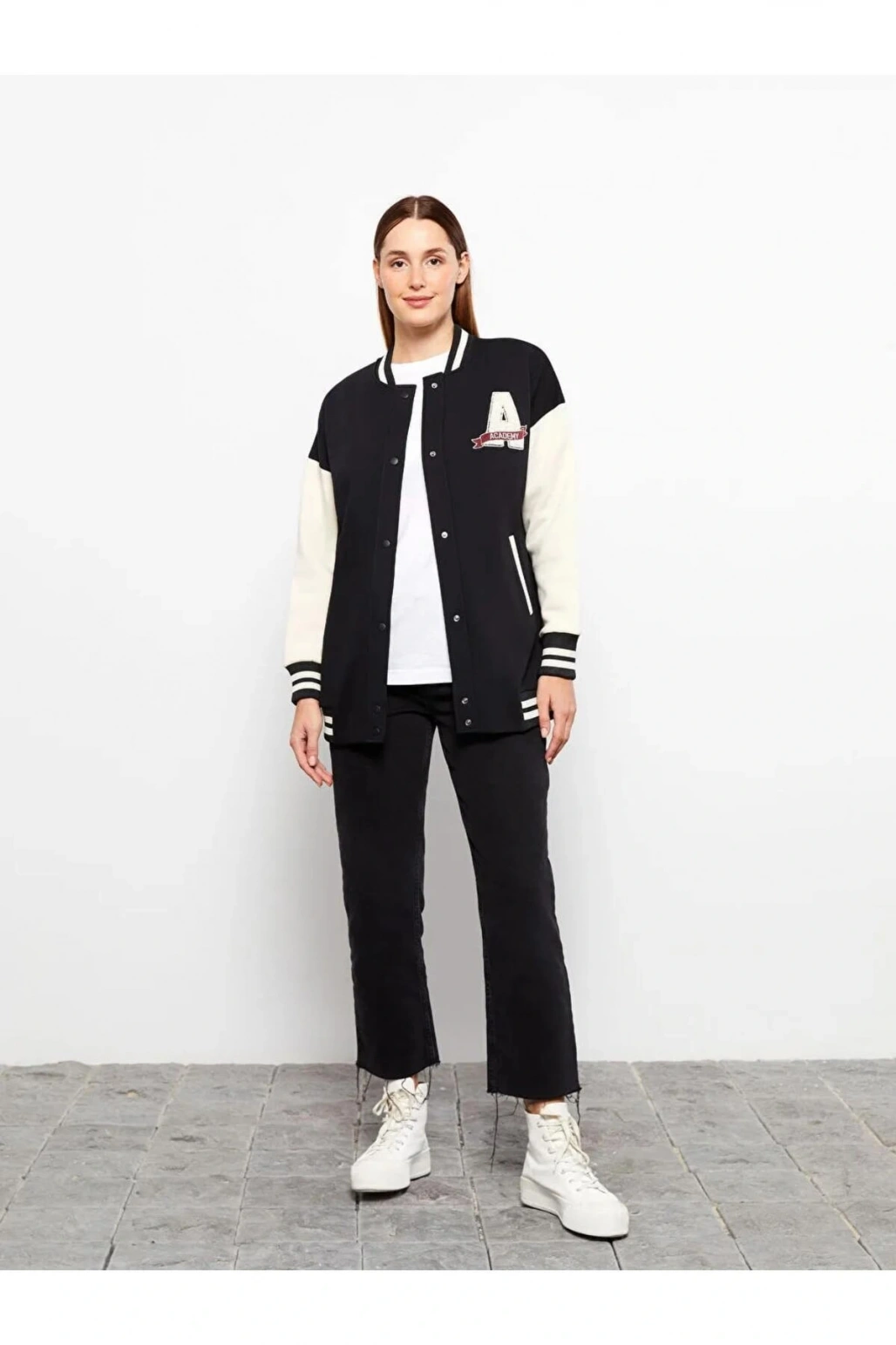 LCW Modest Siyah Bomber Yaka Nakışlı Kadın Kolej Ceket