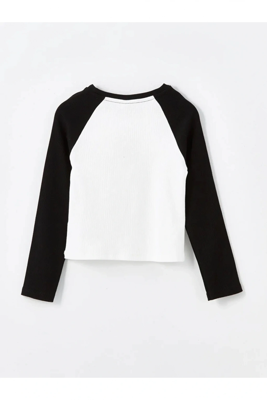 LCW Kids Yeni Siyah Bisiklet Yaka Nakışlı Uzun Kollu Kız Çocuk Crop Tişört