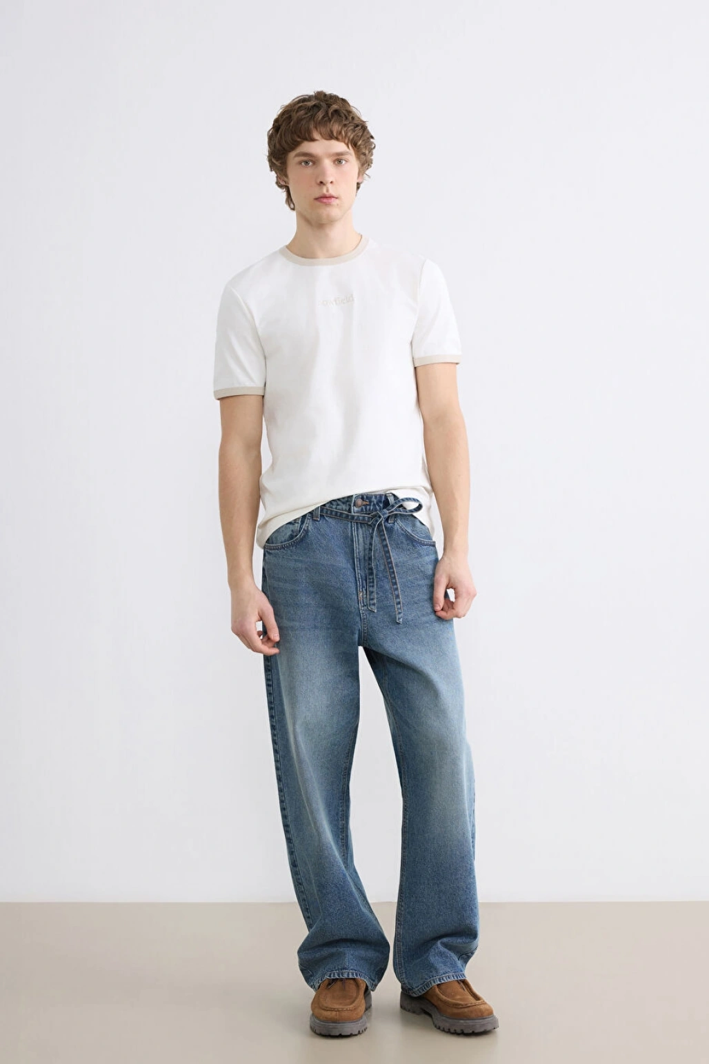 XSIDE Ekru Standart Fit Nakışlı Bisiklet Yaka Erkek Tişört