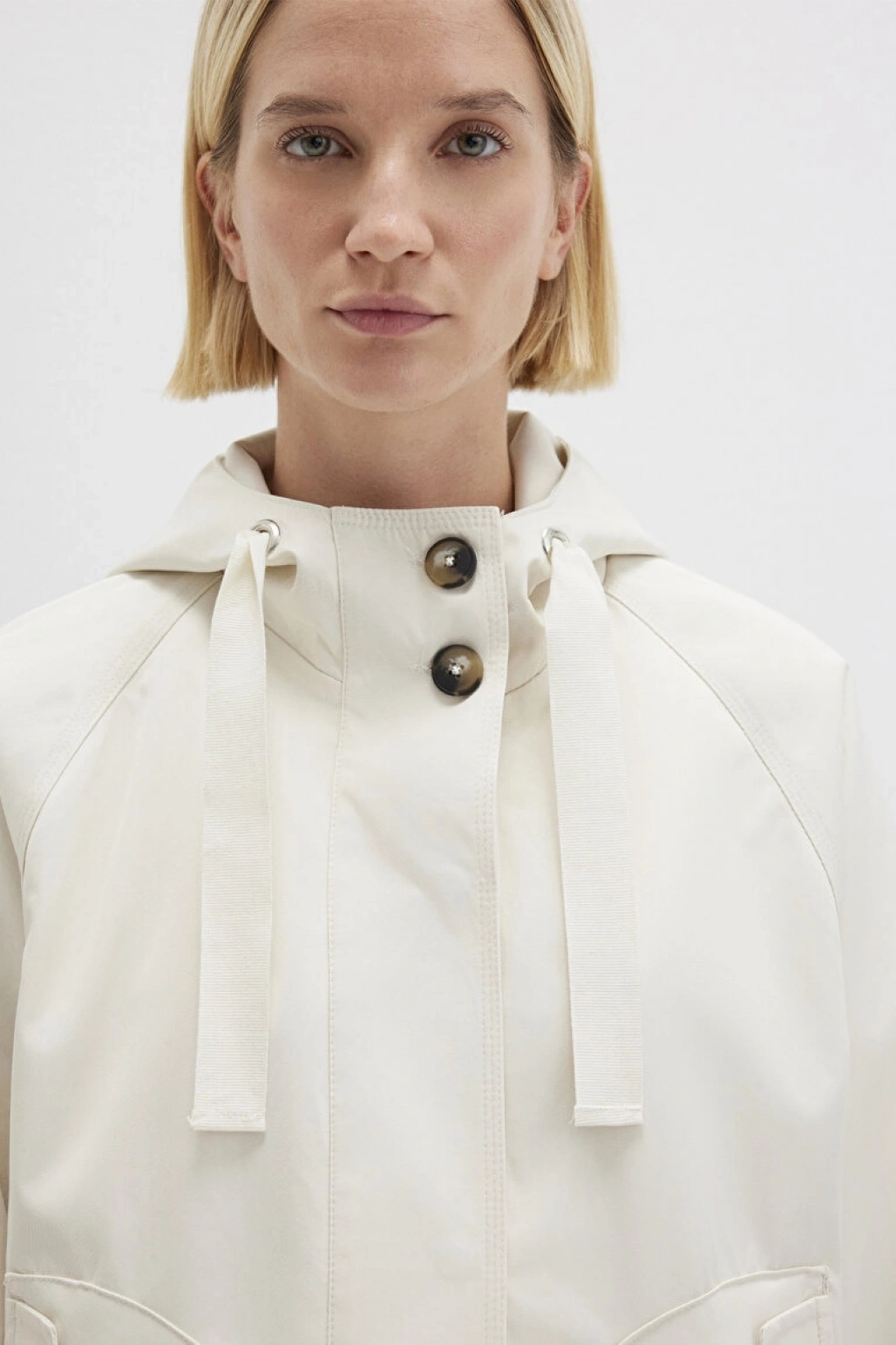 Kapüşonlu Ekru Ceket