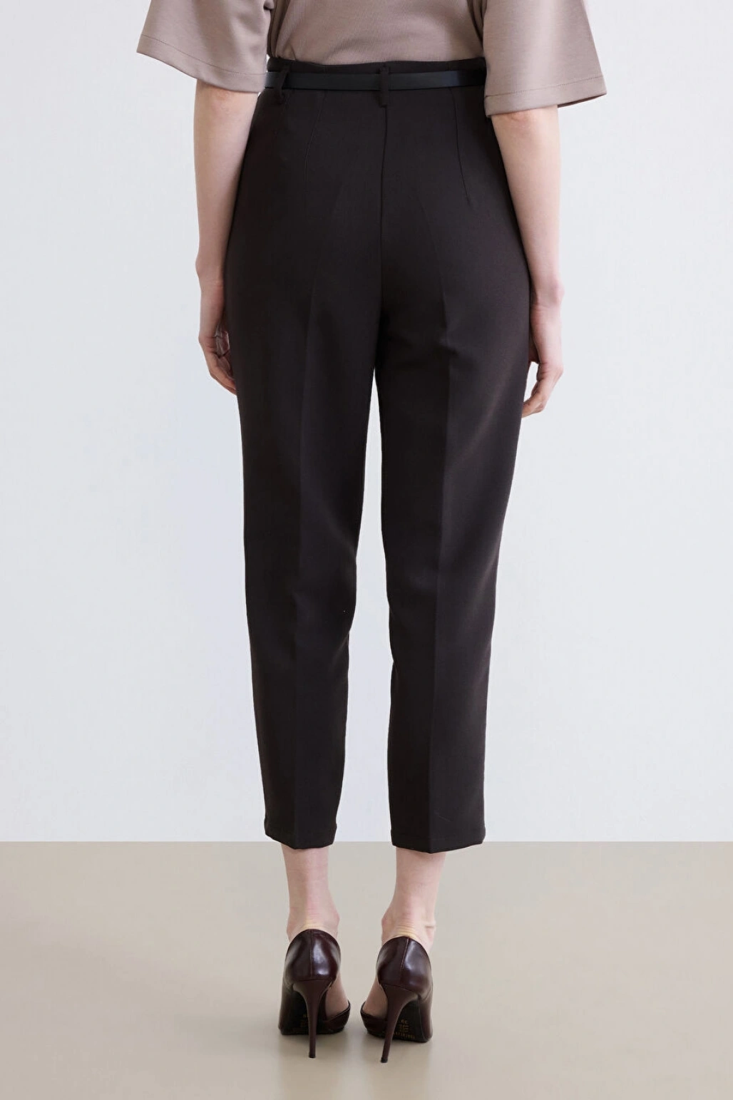 LCWAIKIKI Classic Kahverengi Beli Kemerli Kadın Cigarette Kumaş Pantolon