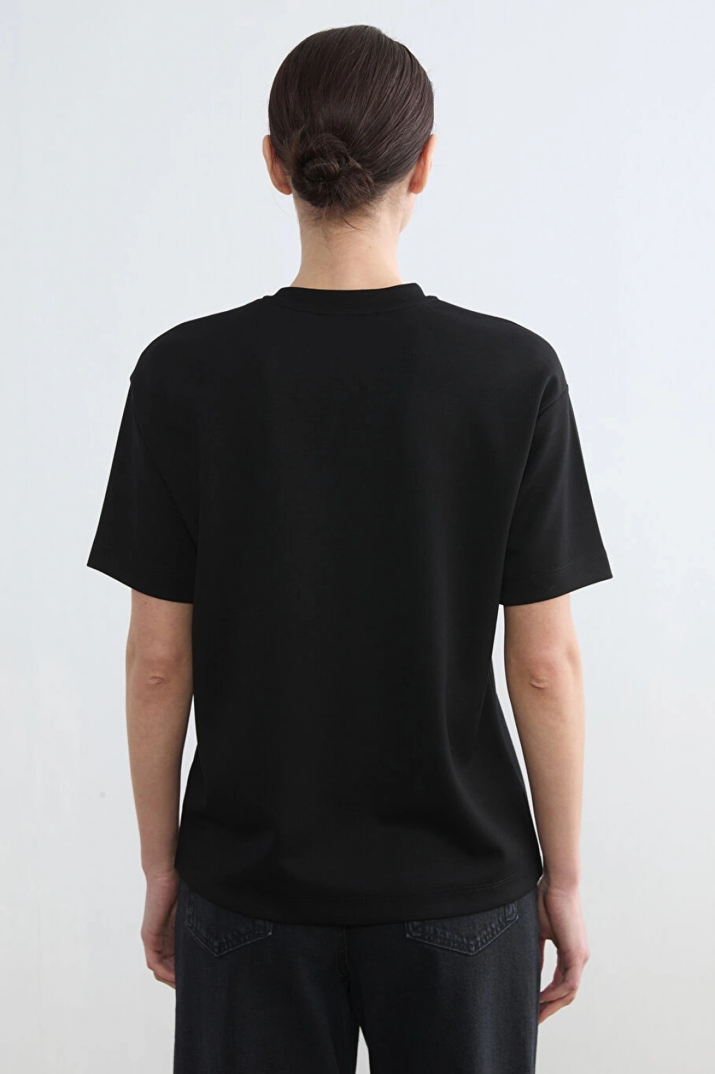 LCW Modest Siyah Bisiklet Yaka Taşlı Kadın Tişört